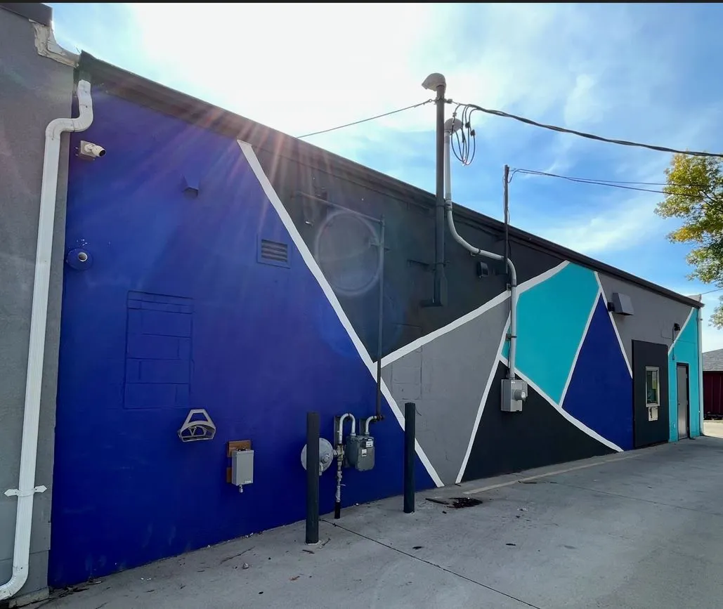Mural: Intersecting Lines