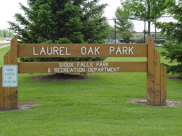 Park: Laurel Oak Park & Pool