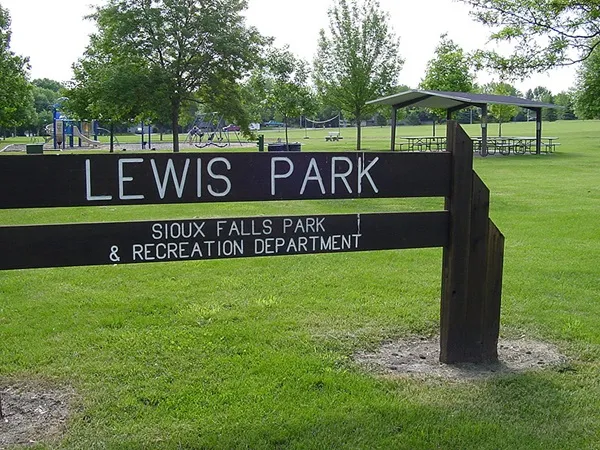 Park: Lewis Park