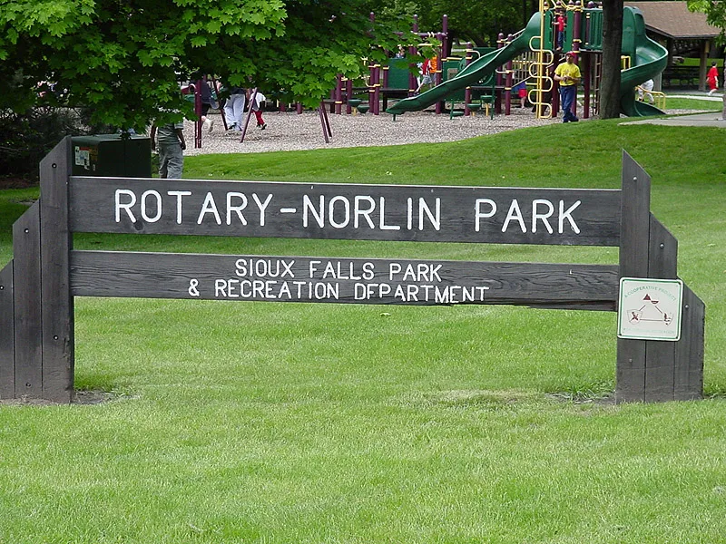 Park: Norlin Greenway