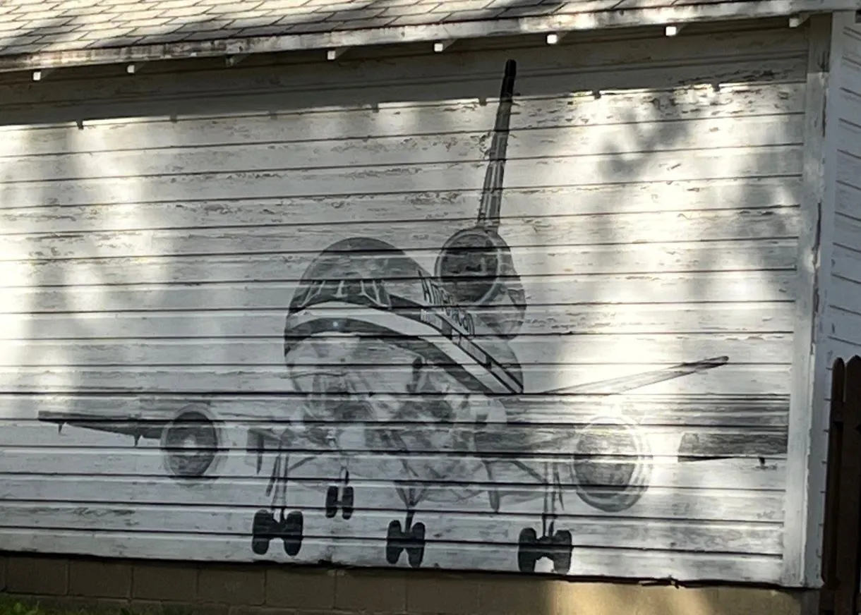 Mural: Plane