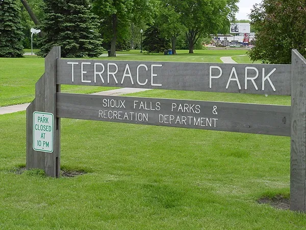 Park: Terrace Park & Pool